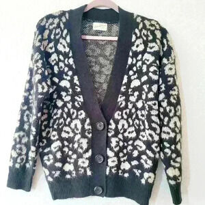 Universal Thread womans Animal Print Cardigan sweater Size S